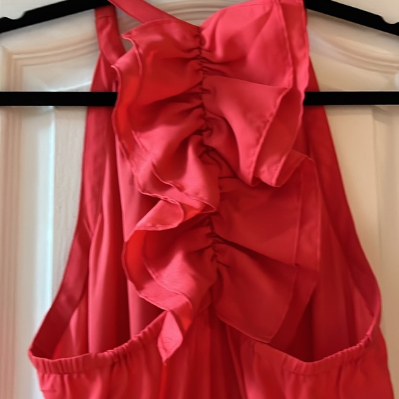 Ruffled back summer dress with pockets and belt hooks - Picture 6 of 8